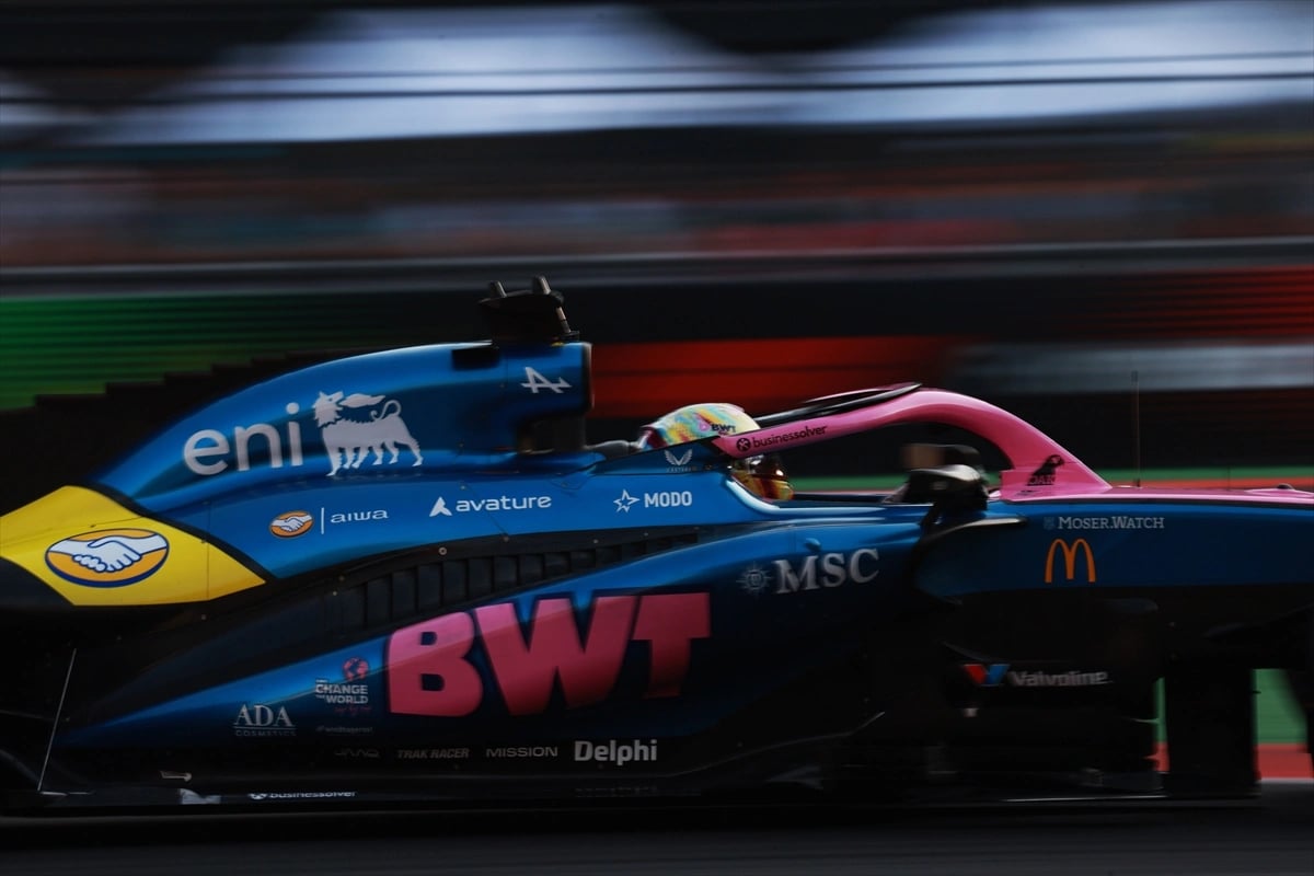 F1 Meksika GP'sinde antrenman zamanı 