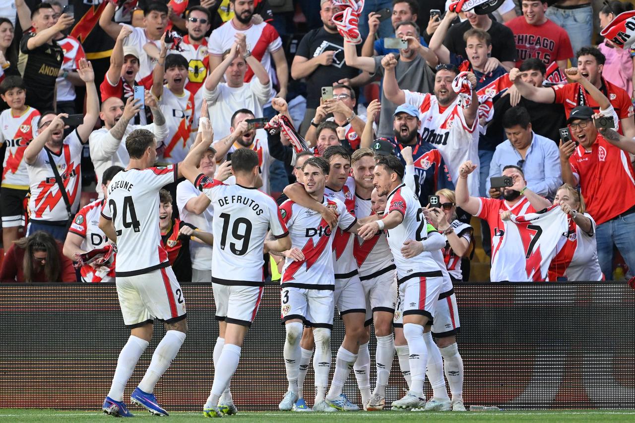 Rayo Vallecano takım oyunuyla mucize peşinde