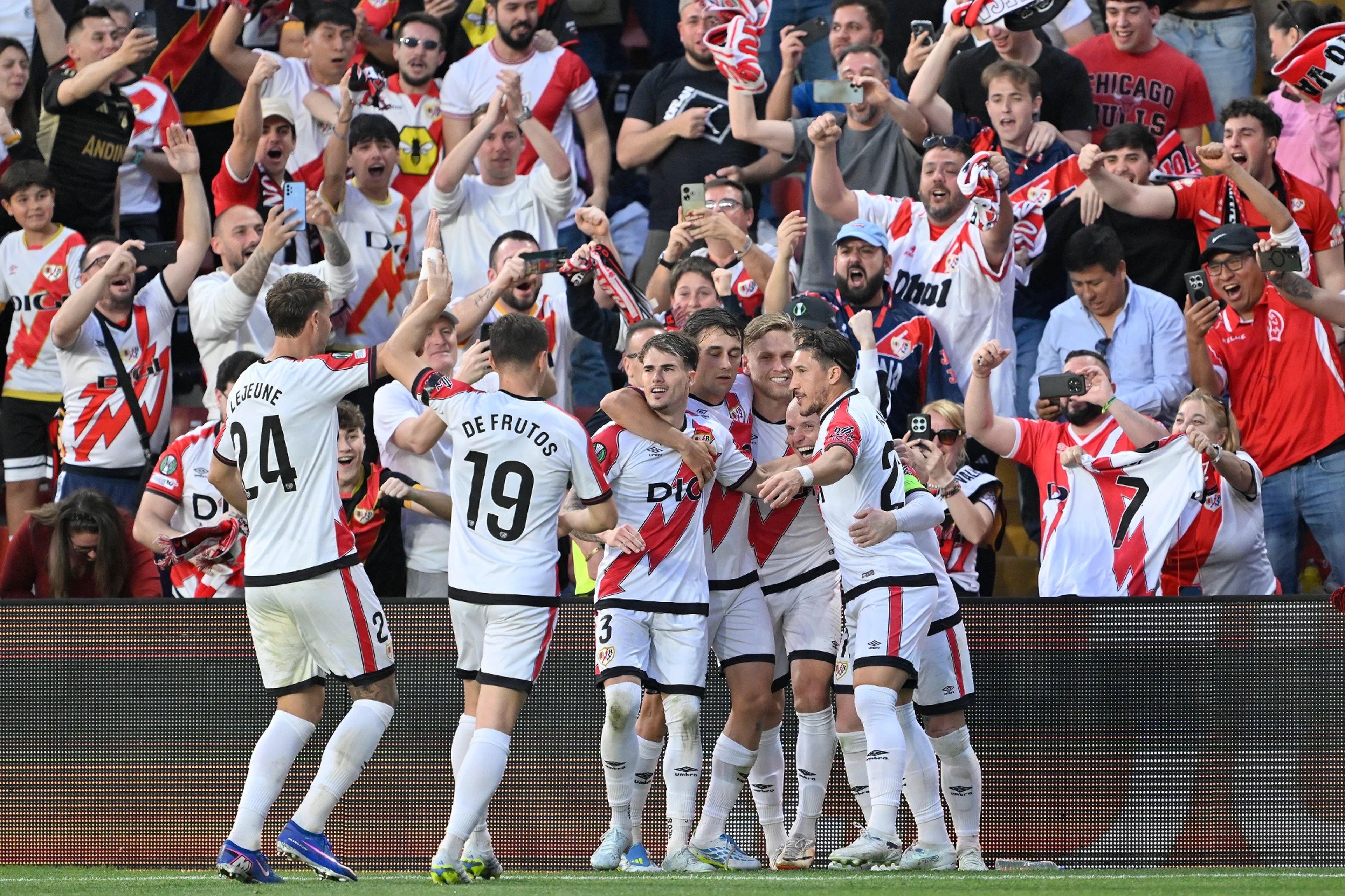 Rayo Vallecano takım oyunuyla mucize peşinde