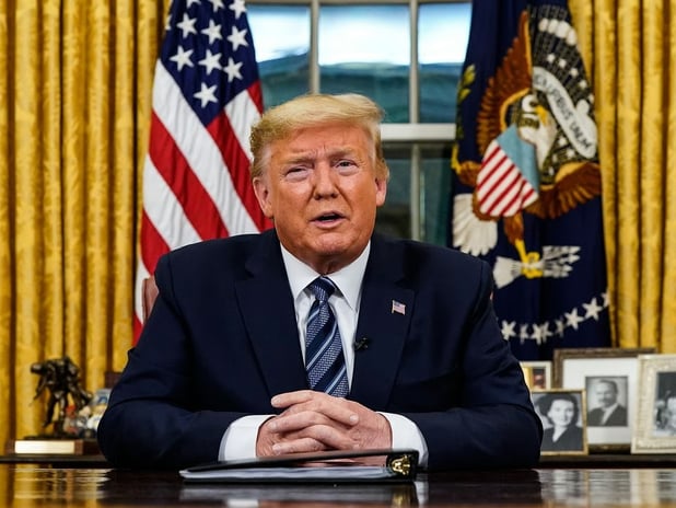 Trump’ın seyahat yasağı protestoların gölgesinde yürürlüğe girdi