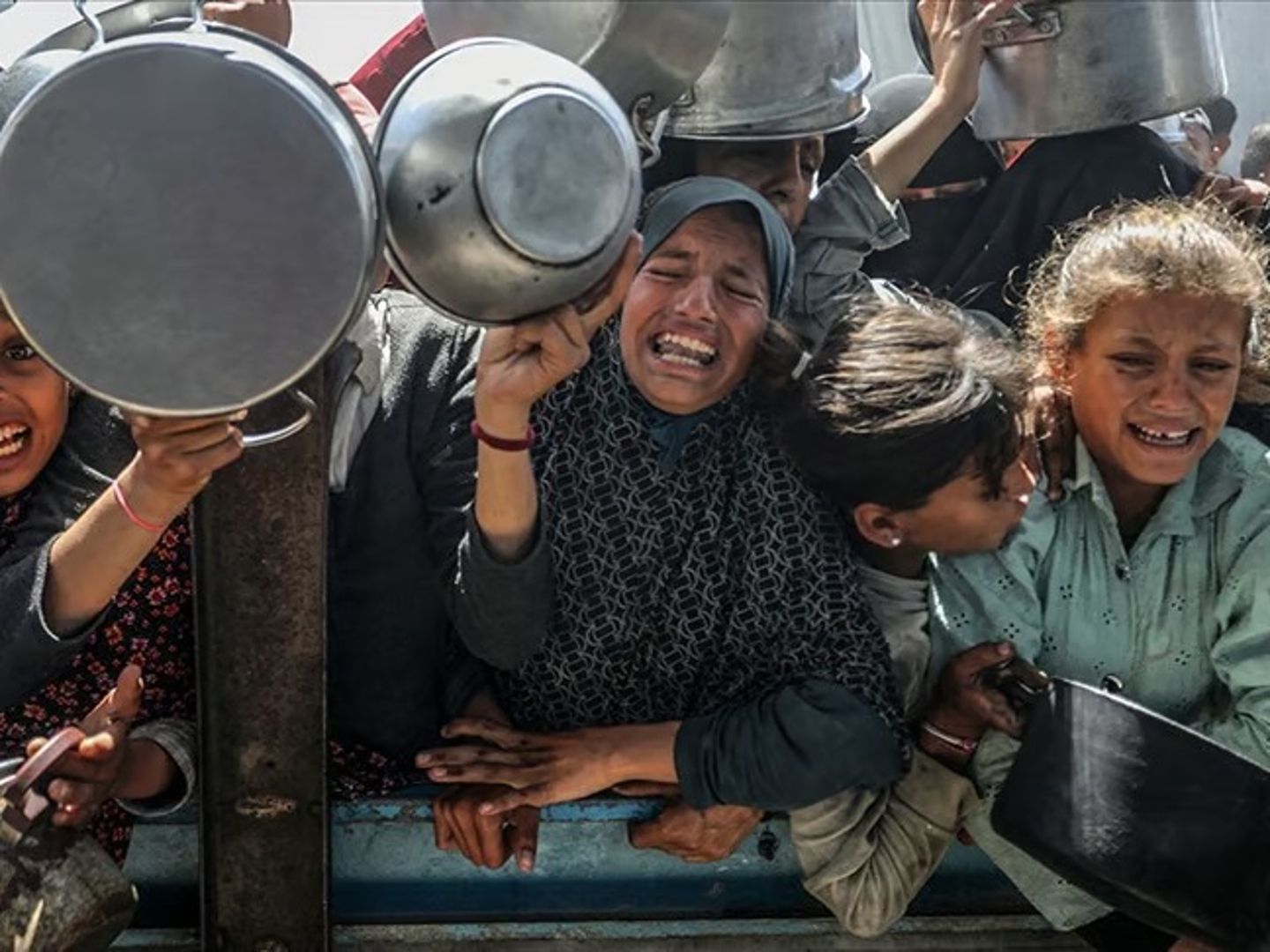 İsrailli yazardan Gazze itirafı: İnsanlar açlıktan ölüyor