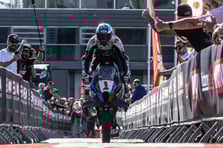 WSBK Fransa'da Türk rüzgarı esti: Toprak Razgatlıoğlu, Superpole yarışında en yakın rakibine 34 puan fark attı