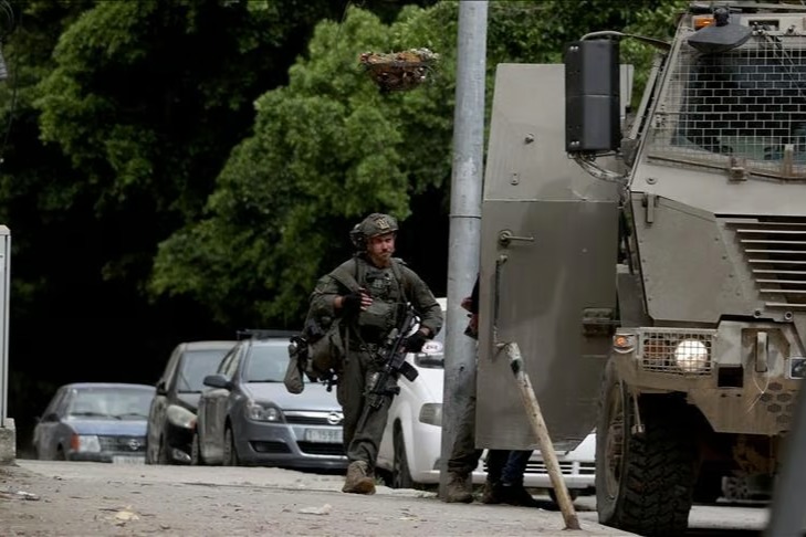 Israeli army opens fire to intimidate foreign diplomatic del