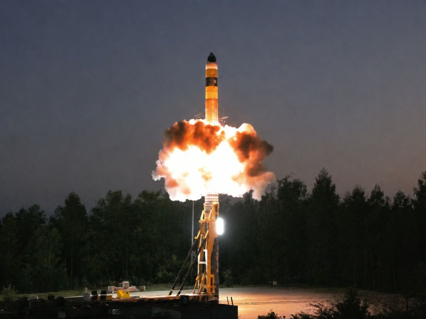 Hindistan MIRV kabiliyetine sahip Agni füzesini başarıyla test etti