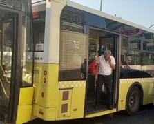 Kırmızı ışıkta duramayan İETT otobüsü başka bir İETT otobüsüne çarptı