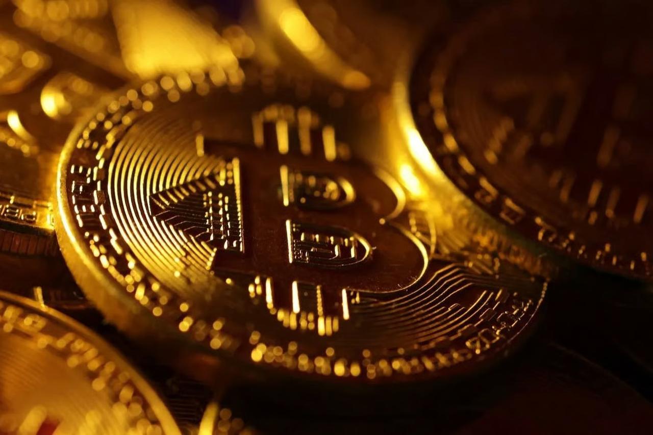 Bitcoin 122 bin doları aştı