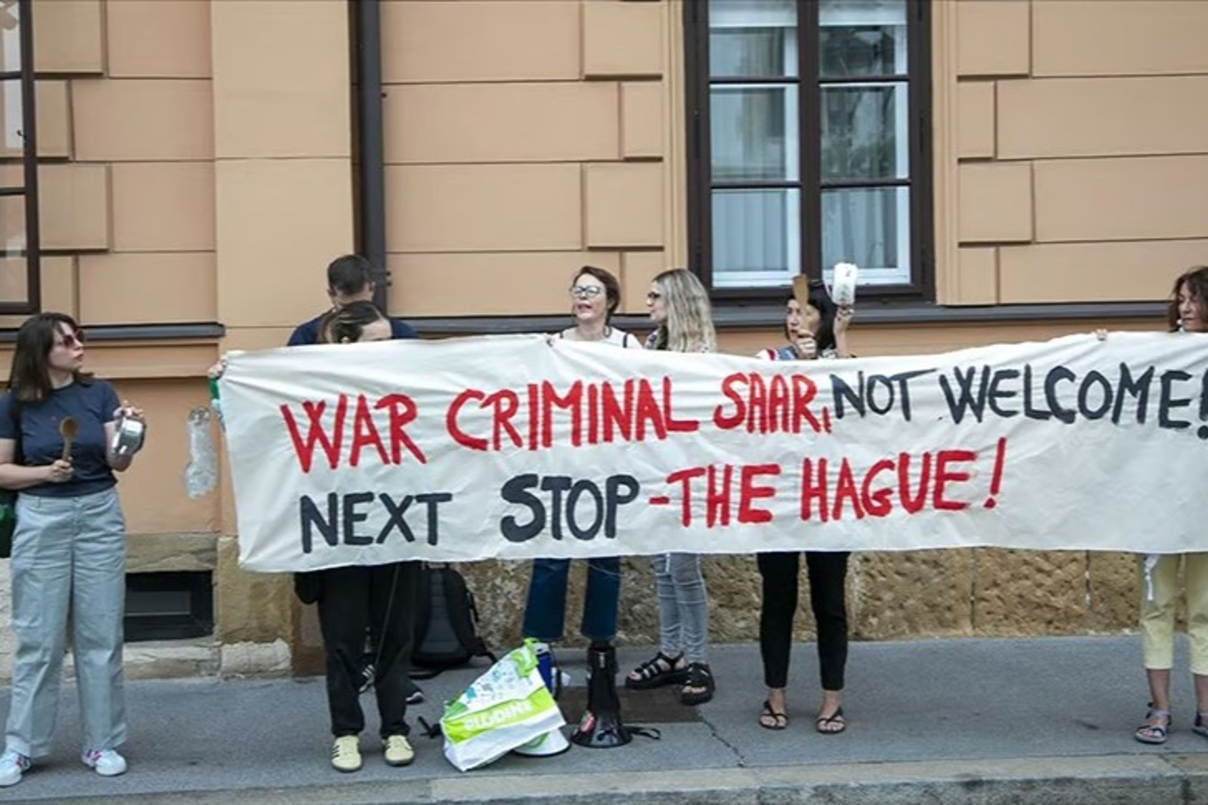 İsrail Dışişleri Bakanı Saar’a Zagreb’de protesto