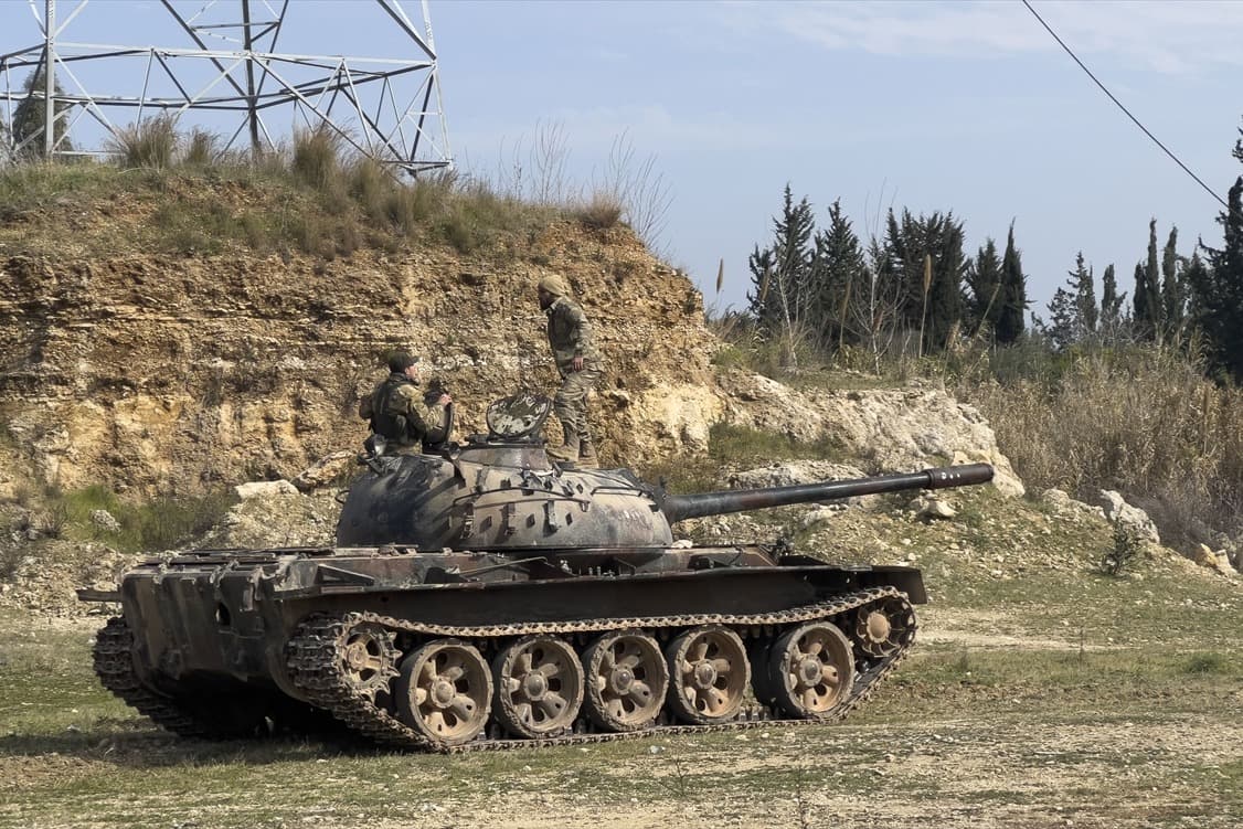 Suriye güçleri Hizbullah mevzilerini vurdu