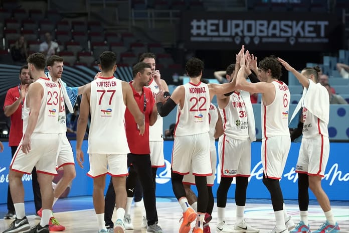 EuroBasket'te liderlik mücadelesi: 12 Dev Adam kayıpsız ilerliyor, üçüncü maçta rakip Portekiz
