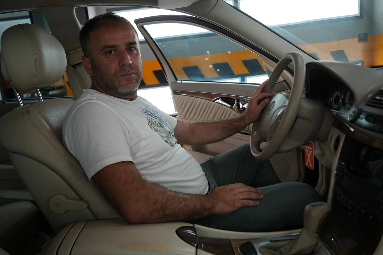 Otomobili gümrükten "beyaz eşya" olarak sokulmuş