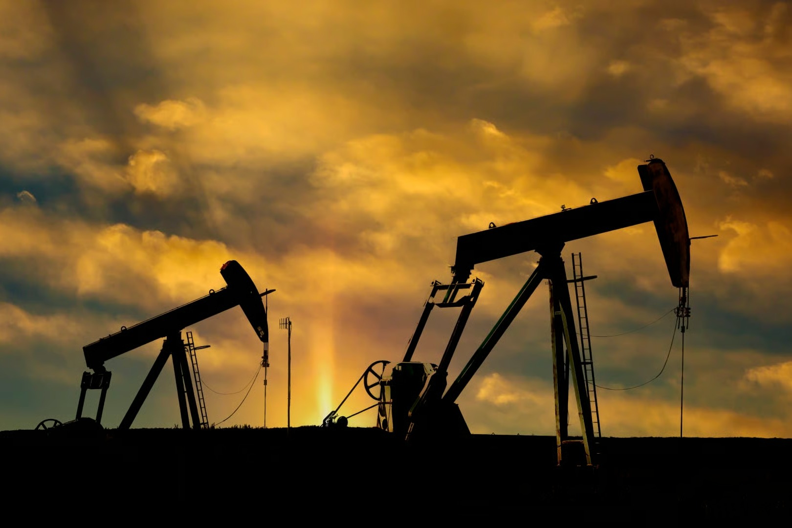 Chevron, Shell closing in on major oil production deals in Venezuela