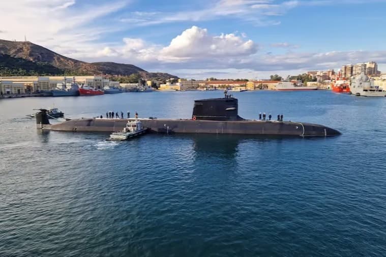 Navantia, S-82 Narciso Monturiol'u suya indirdi