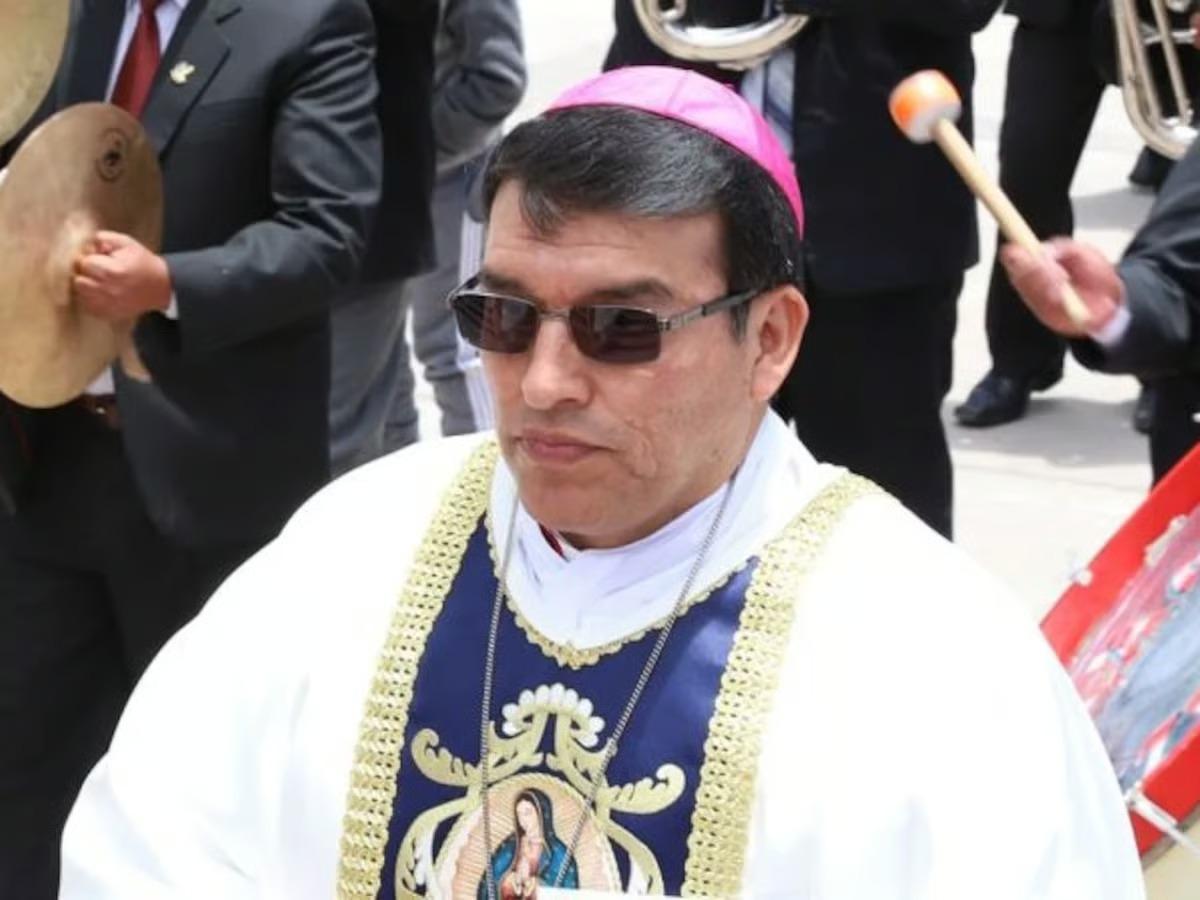 Peru'da ifşa olan piskopos istifa etti