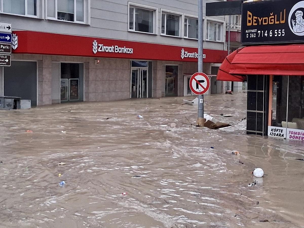 Samsun Havza'da sağanak felaketi: Dereler taştı, 12 kişi yaralandı