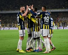 Tek gol, kırmızı kart, zorlu maç: Tedesco yönetimindeki Fenerbahçe, 10 kişi kalan Trabzonspor'u mağlup etti