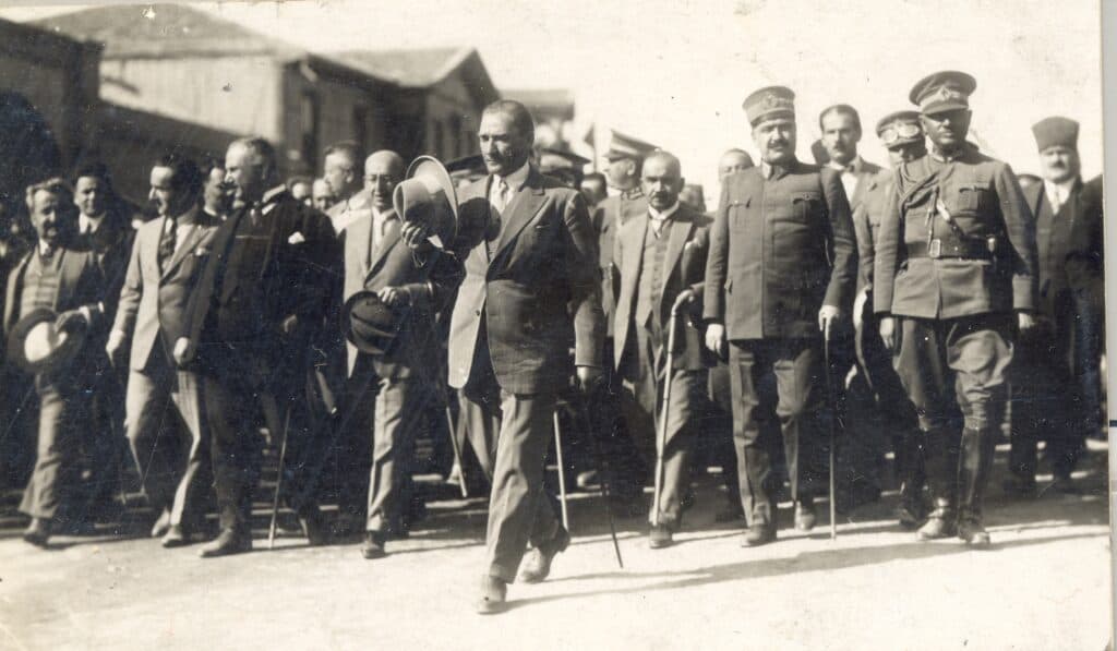 10 Kasım Atatürk fotoğrafları ve şiirleri