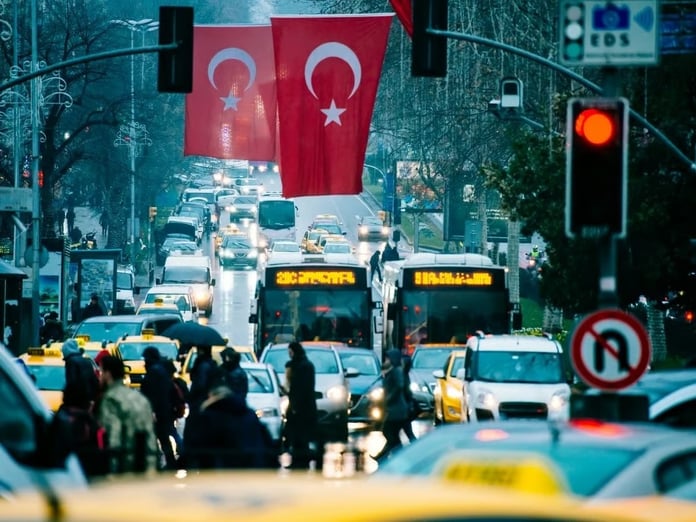 Milyonlarca sürücüyü ilgilendiriyor: Ehliyet sisteminde rapor şartı değişiyor!