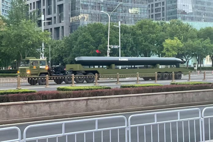 Çin, dev boyutlu sualtı insansız araçlarını ilk kez sergileyecek