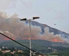 Split yakınlarında büyük orman yangını kontrol altına alınamıyor