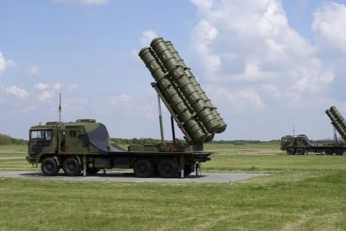 Çin, İran'a hava savunma sistemi verdiği haberini yalanladı