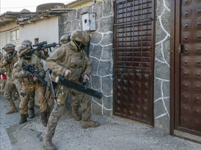 Aydın merkezli operasyon: 2.5 milyar TL'lik işlem hacmi olan suç örgütüne büyük darbe