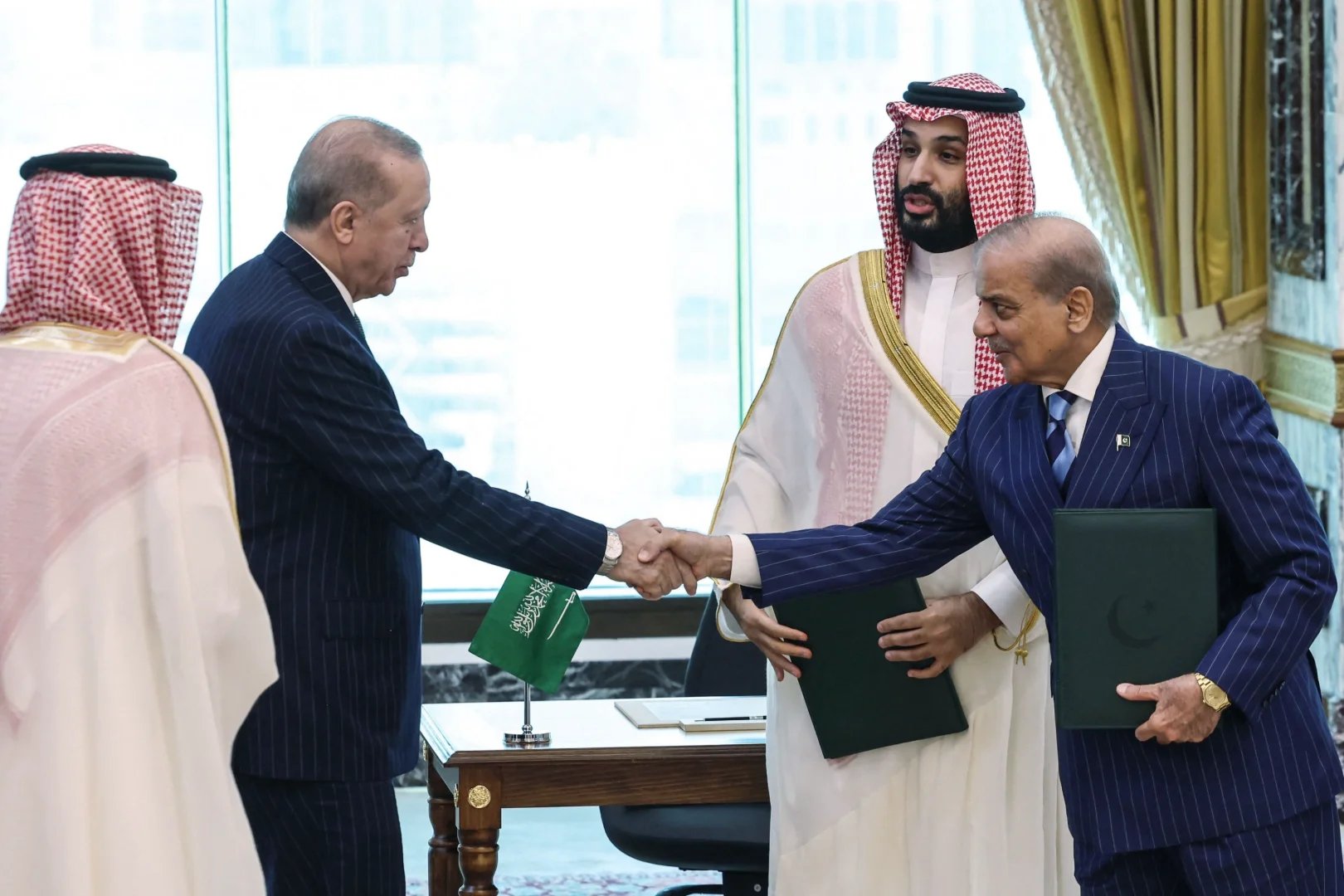 Recep Tayyip Erdoğan, Shehbaz Sharif and Mohammed bin Salman in Mecca, Aug. 7, 2026 - AFP