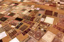 Halılar Antalya'da güneşleniyor, Dünya pazarına sunuluyor