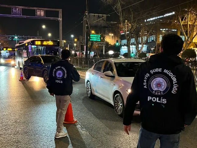 İstanbul'da yapılan uygulamada 1149 kişi gözaltına alındı