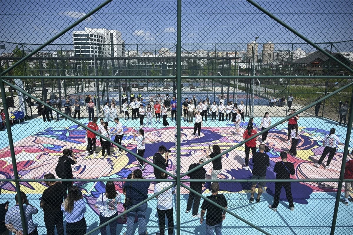 FIVB ve Voleybol Vakfı iş birliğiyle Ankara'da yenilenen "VNL Legacy Court" sahası hizmete açıldı