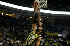 Basketbol Süper Ligi final serisinde gergin geçen ilk maçta Fenerbahçe kazandı: Beşiktaş başantrenörü diskalifiye oldu