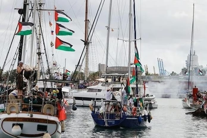 İsrail Gazze'ye yardım taşıyan Global Sumud Filosu'na saldırdı