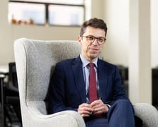 MIT’i sarsan cinayet: Ünlü profesör evinde silahla öldürüldü