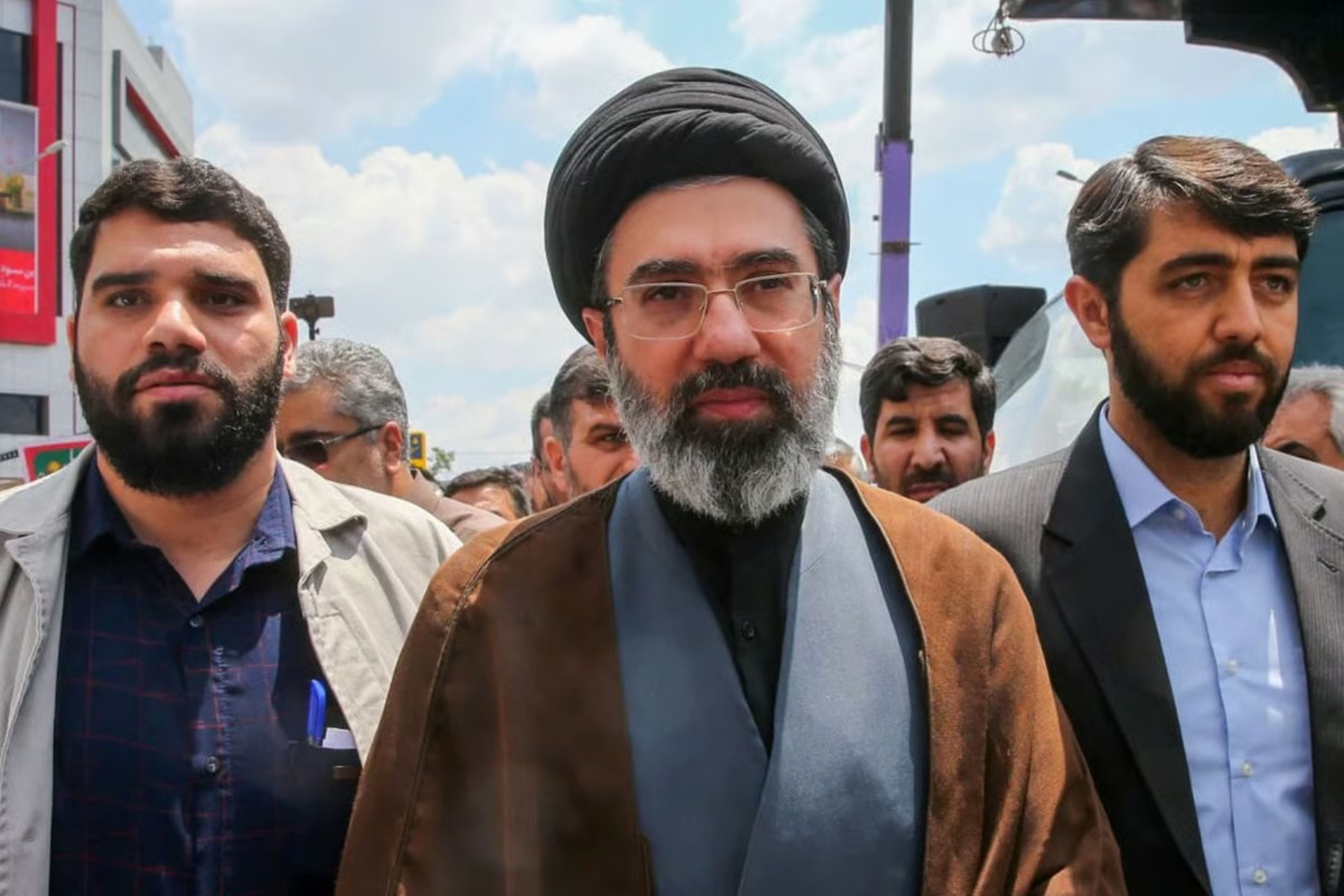 The Times iddiası Hamaney’in sağlık durumu ile ilgili tartışma yarattı