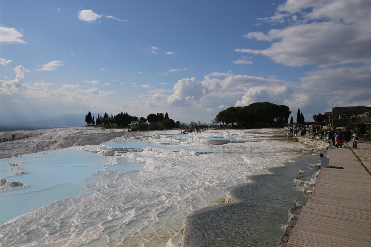 Pamukkale'yi, Kurban Bayramı'nda 53 binden fazla turist ziyaret etti