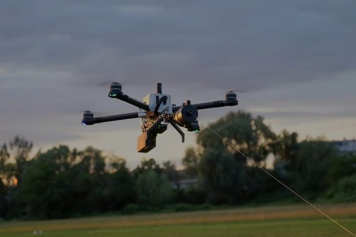 Çin fiber optik insansız hava araçlarını test ediyor