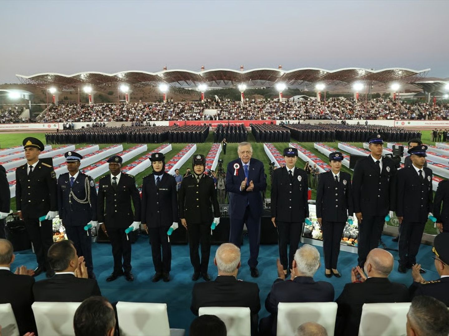 Cumhurbaşkanı Erdoğan Polis Akademisi Mezuniyet töreninde:  Her bir polisimizle iftihar diyoruz