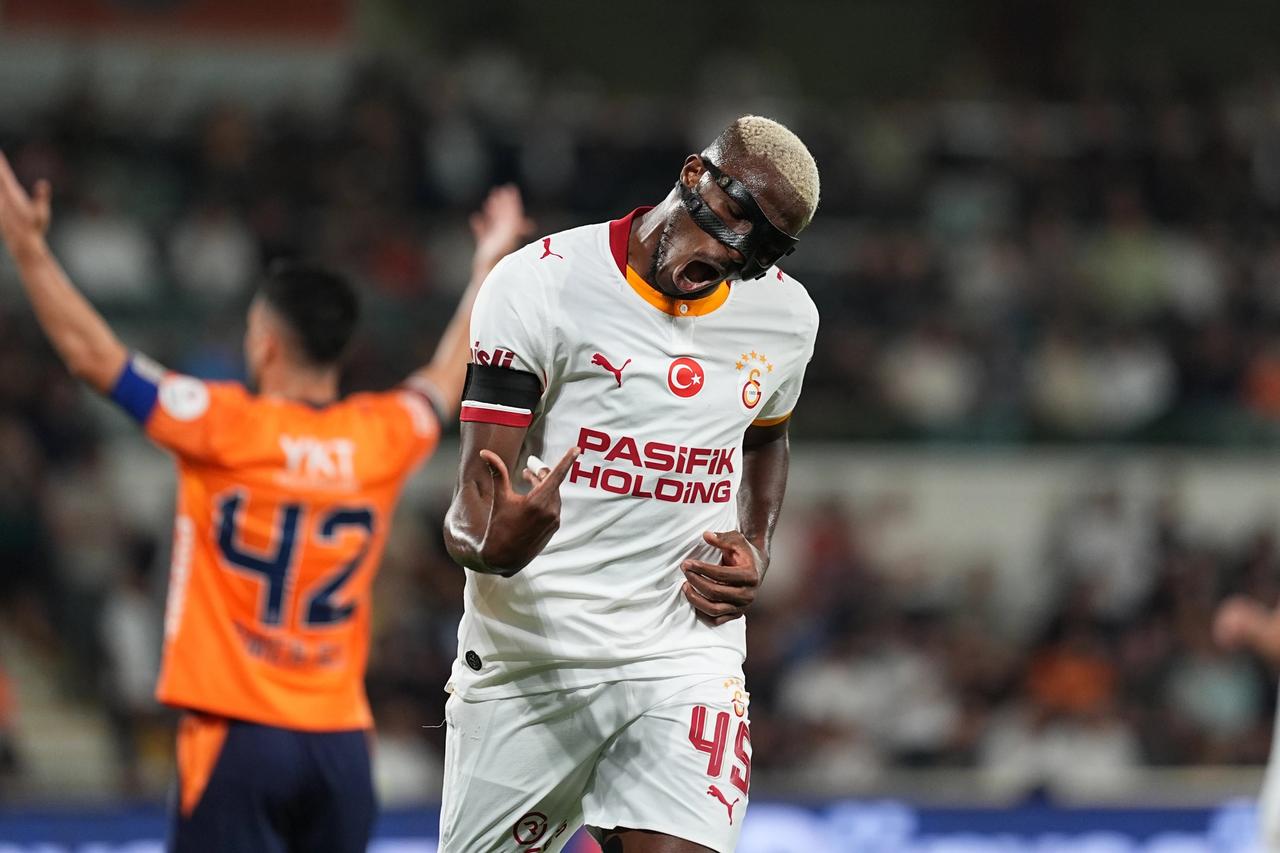 Victor Osimhen bir süre sahalardan uzak kalabilir