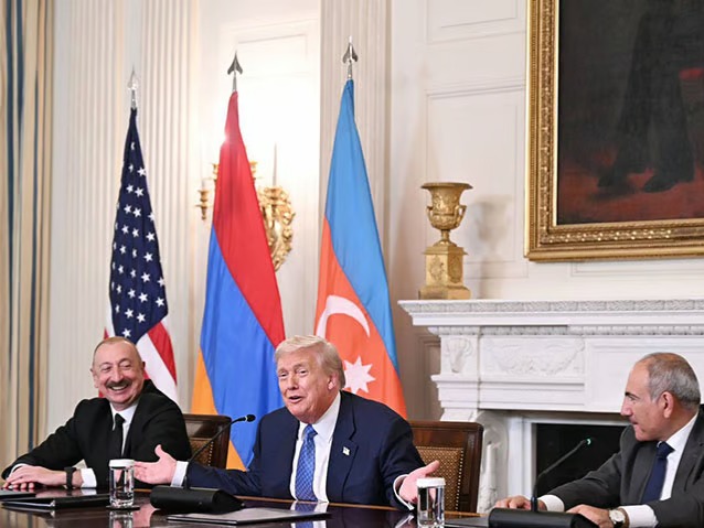  Azerbaycan ve Ermenistan Trump'ın Ev Sahipliğinde Barış Anlaşmasını Parafladı