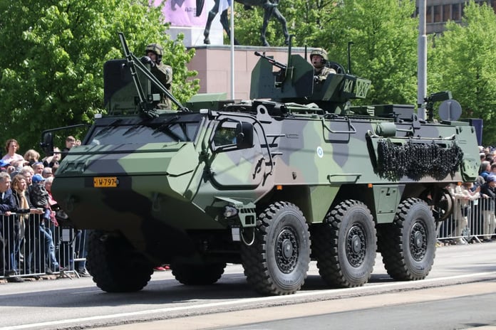 Danimarka ilk Patria 6×6 zırhlı araçlarını teslim aldı