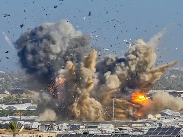 İsrail ordusu ateşkese rağmen yine Gazze'ye saldırdı