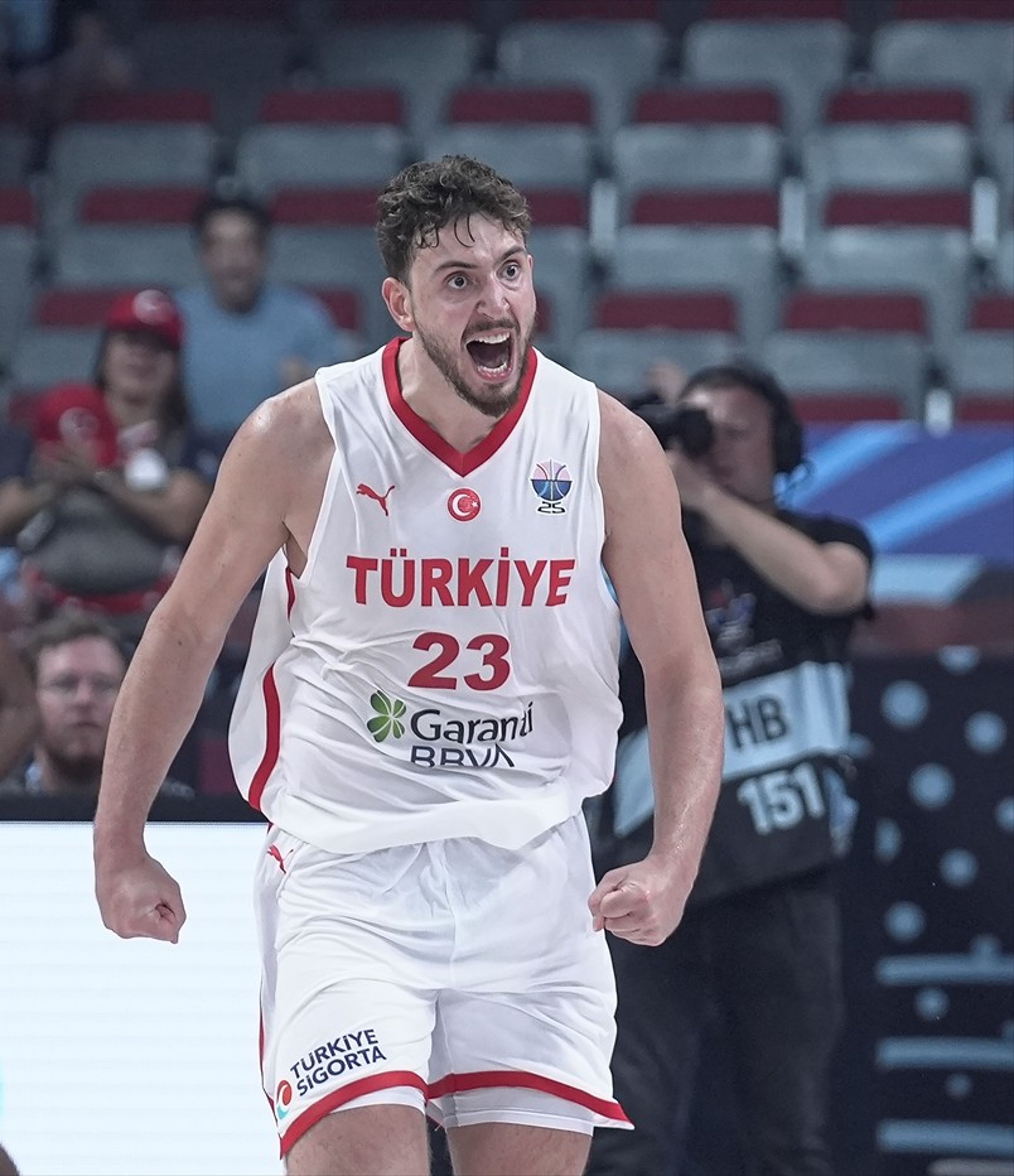 Alperen Şengün tarihe geçti