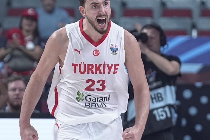 Alperen Şengün tarihe geçti