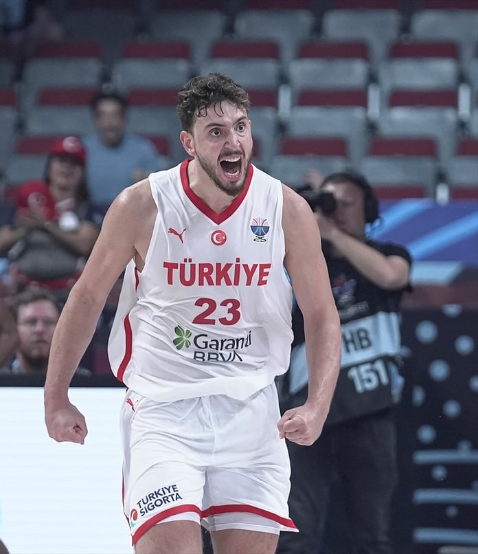 Alperen Şengün tarihe geçti