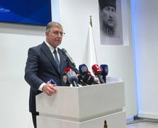 Greve giden işçileri kovup suçu sendikaya attı