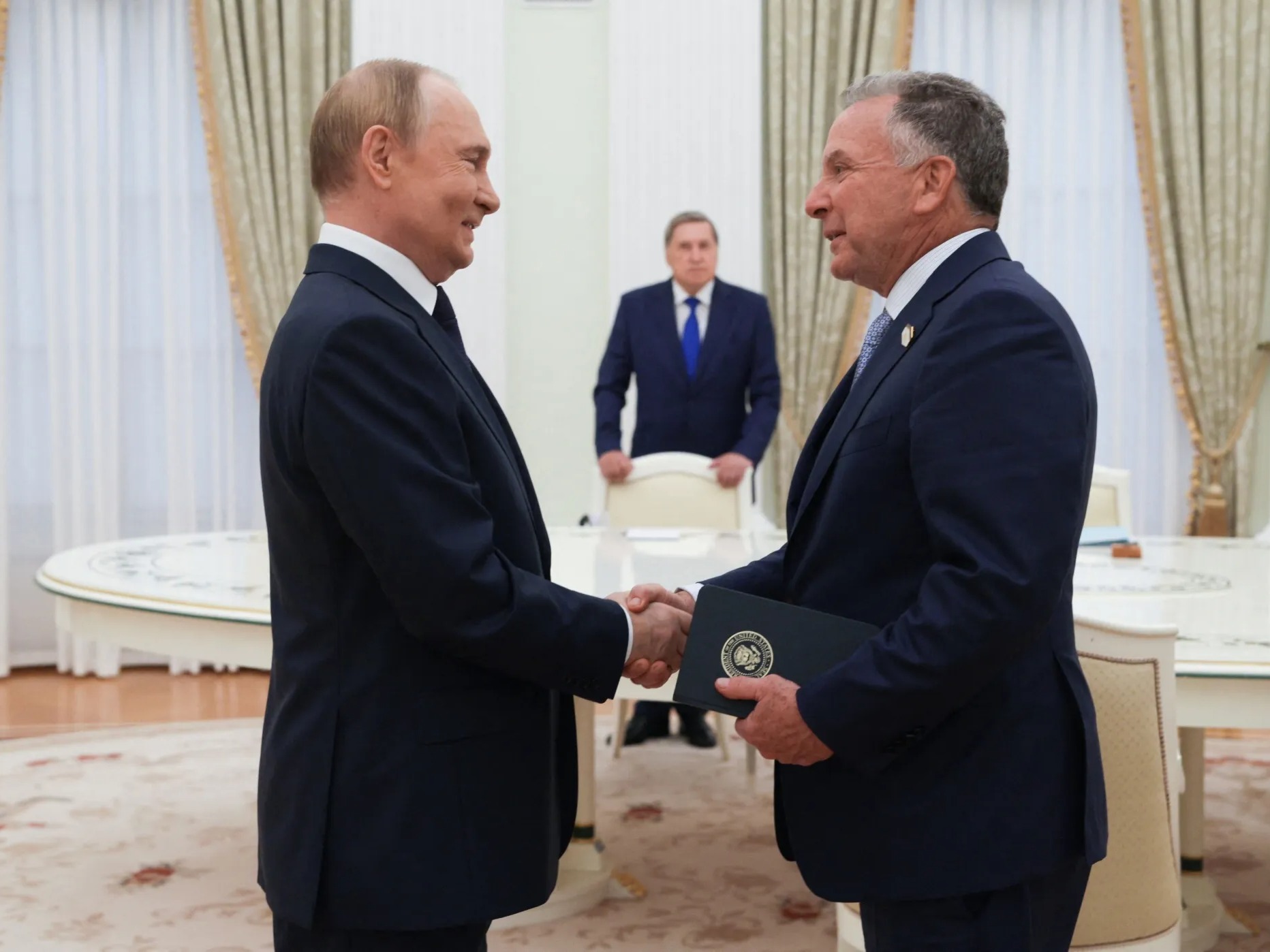 Trump’s Team Coaches Putin on Handling the President