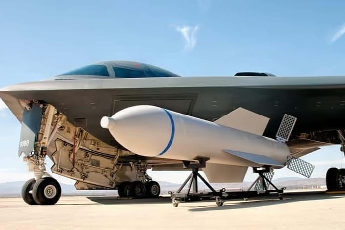 İsrail, İran'ın yeraltı nükleer tesisleri için ABD'den GBU-57 bombası talep etti