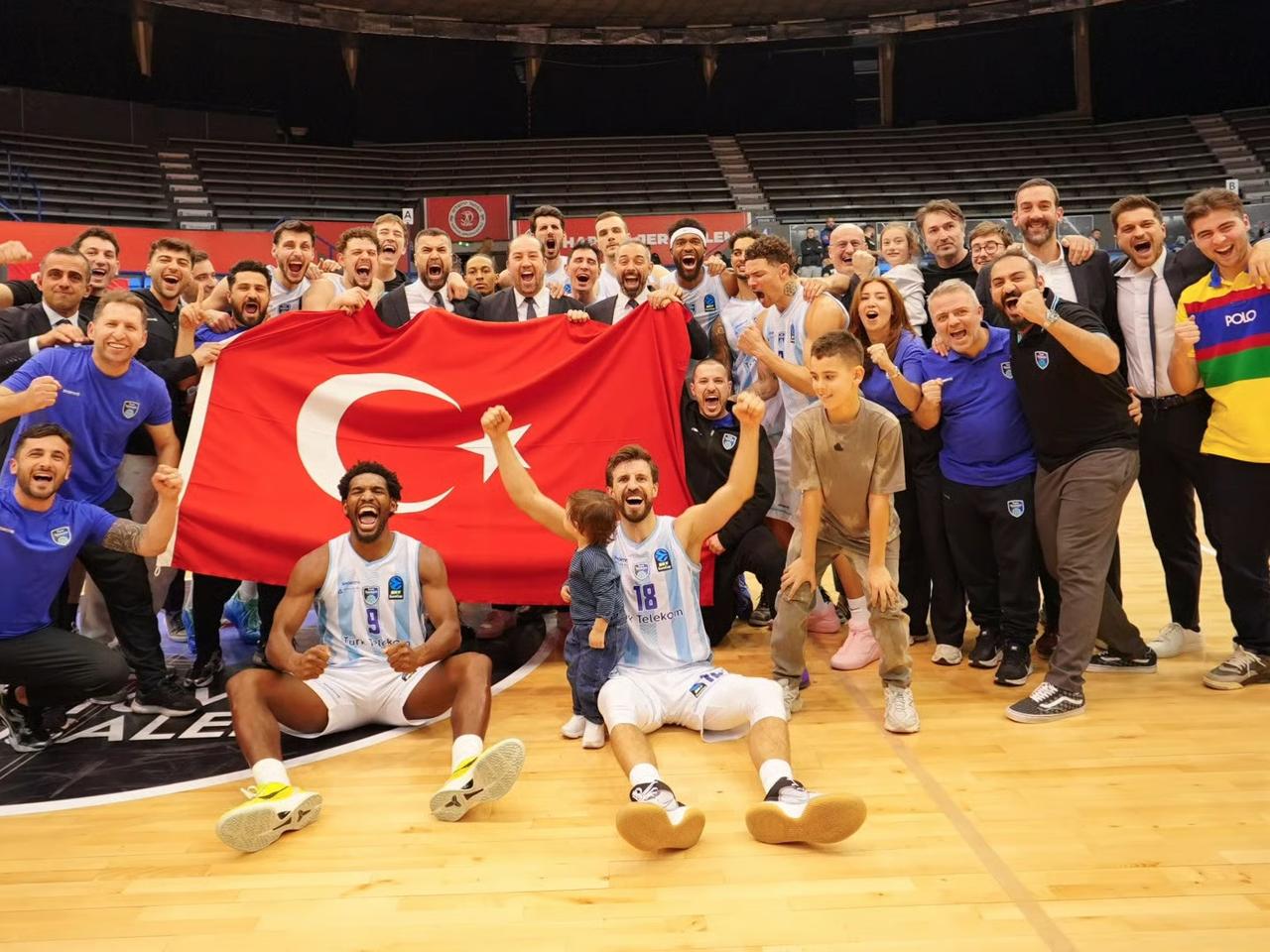 Eurocup'ta son 4'te 3 Türk takımı