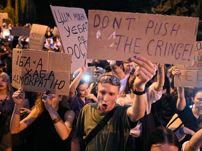 Ukrayna'da yolsuzlukla mücadele protestoları patlak verdi