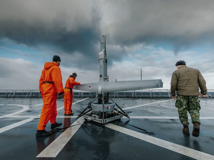 Hollanda Donanması, savaş gemilerine V-BAT İHA sistemi entegre etti