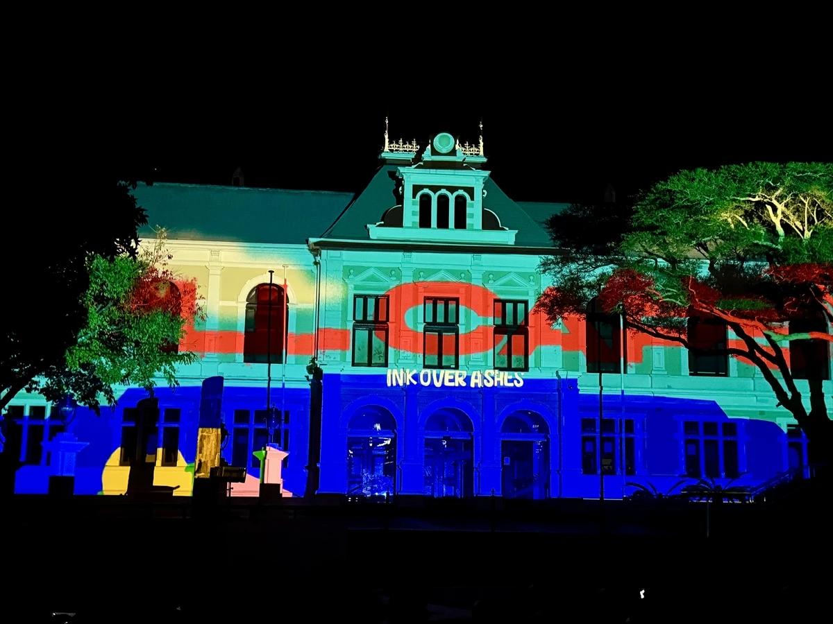 Cape Town'daki ışık festivali renkli görüntülere sahne oldu